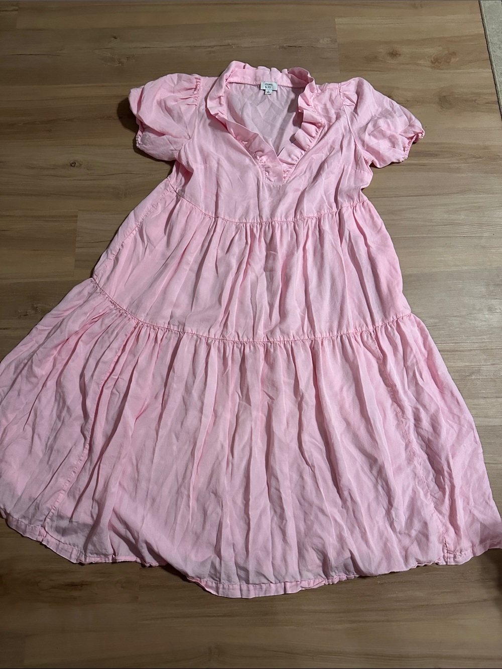 crown & ivy Pink Tiered Ruffle V-Neck Dress